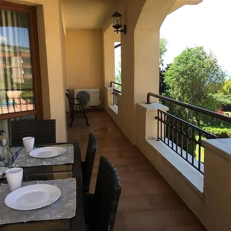 Апартамент 3 Bedroom Seaview /2nd Floor/