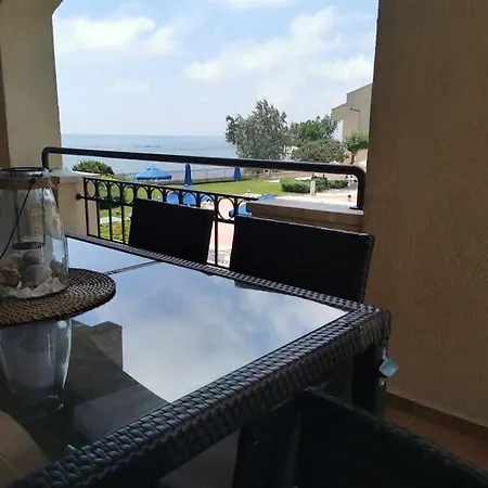 3 Bedroom Seaview /2nd Floor/ Διαμέρισμα *