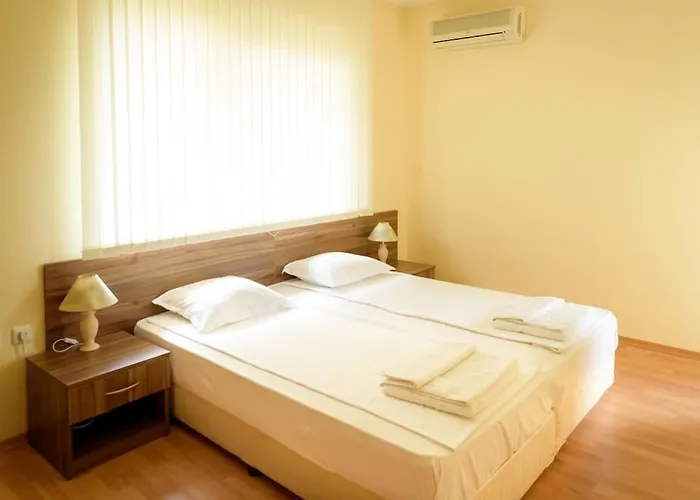 3 Bedroom Seaview /2nd Floor/ Topola