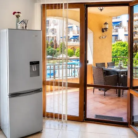 Apartment 3Br Sea View Apartment -2Nd Fl - 50M From The Sea *