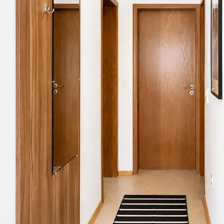 Apartment 3Br Sea View Apartment -2Nd Fl - 50M From The Sea *