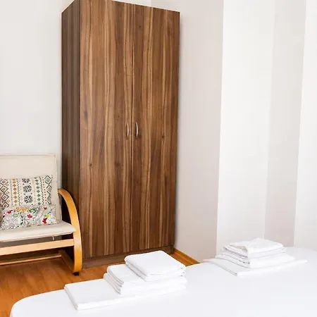 Apartment 3Br Sea View Apartment -2Nd Fl - 50M From The Sea *
