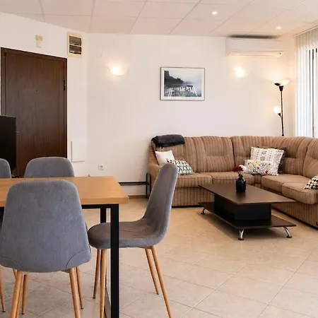 3Br Sea View Apartment -2Nd Fl - 50M From The Sea *