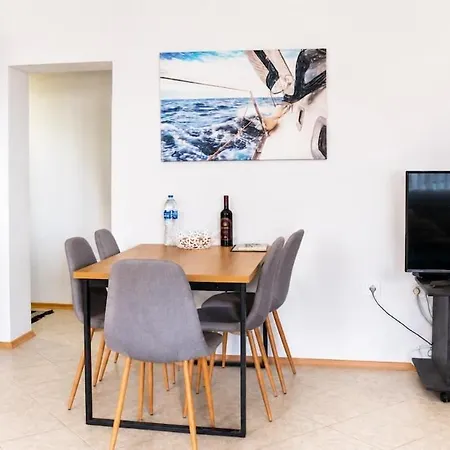 3Br Sea View Apartment -2Nd Fl - 50M From The Sea Apartment