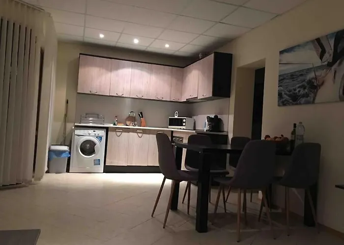 Appartamento 3 Bedroom Seaview /2nd Floor/ *